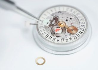 JuwelierJasper-ÜberUns-Uhrmacher-442x319px-1.3